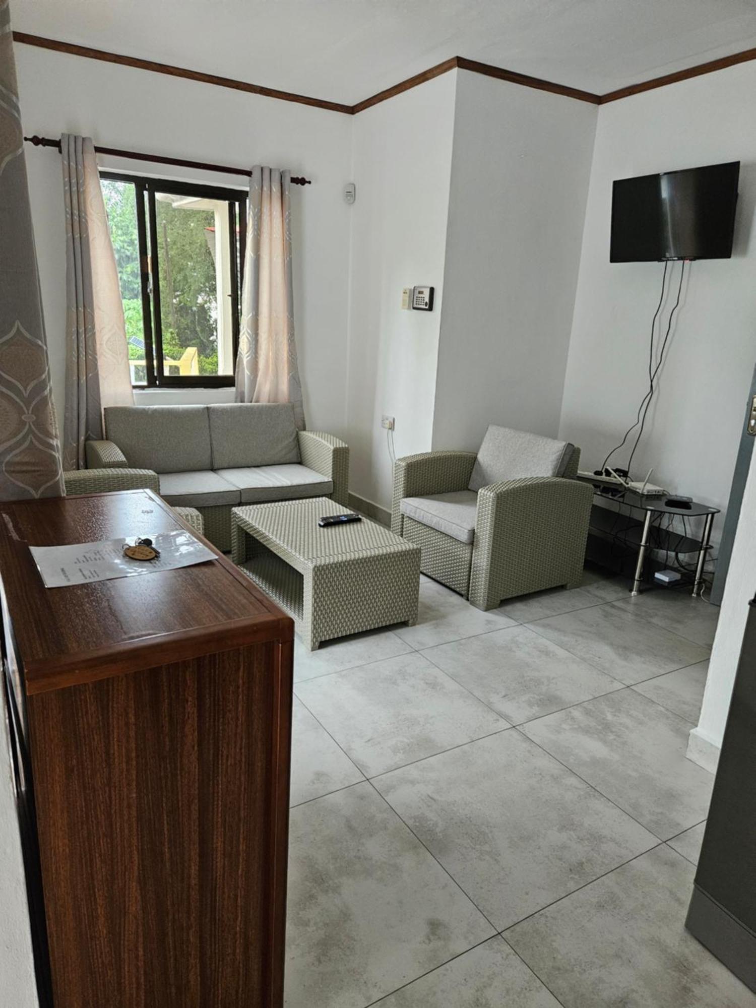 E&E Self Catering Hotel Beau Vallon  Eksteriør billede