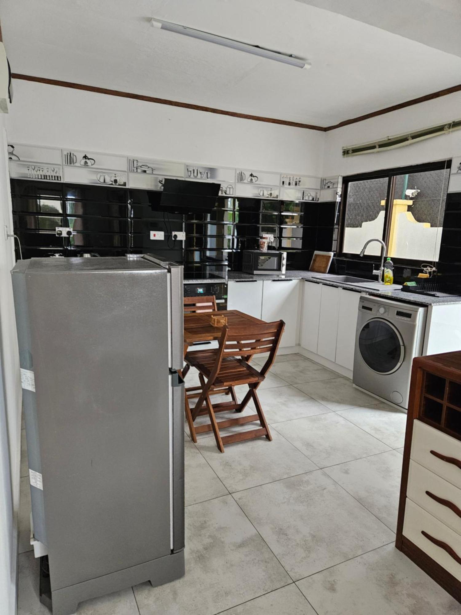 E&E Self Catering Hotel Beau Vallon  Eksteriør billede